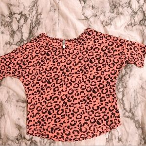 Pink and black leapord print t-shirt.